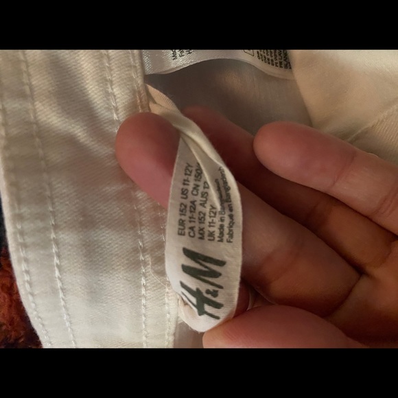 White skirt - Picture 2 of 4